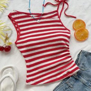 Soleia Top ajusté tricoté asymétrique à col rouge et blanc rayé, convient pour les fêtes, Noël, les rendez-vous, la plage, le carnaval, l'été