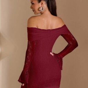 SHEIN BAE Robe longue élégante et minimale pour femmes avec épaules dénudées, nœud papillon, bordure en dentelle, manches longues. Convient pour les cocktails, les rendez-vous romantiques, le layering, les soirées, les événements formels, les sorties de nuit, les mariages, Halloween, Noël. Couleur unie blanche pour l'automne/hiver.