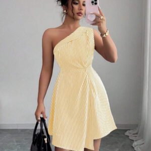 Elenzga Robe femme avec col asymétrique froncé à la taille, ourlet asymétrique, en motif rayé