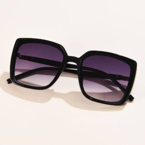 1 pièce Lunettes carrées surdimensionnées élégantes au style rétro, en plastique, pour femmes. Modèle simple et chic, à l'allure européenne et américaine, dans un style mode . Convient pour un usage quotidien, les vacances et les voyages à la plage. Accessoire mode femme pour les tenues d'été, de plage, de voyage, de sortie, de travail et de cadeaux