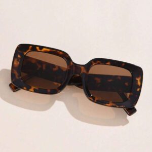 1 pièce carrées surdimensionnées vintage, candy-colored, simple, avec rivets. Style rétro casual européen et américain. Convient pour le port quotidien, les vacances et les accessoires de plage pour femmes. Basiques pour les tenues d'automne-hiver des femmes. Cadeaux pour les vacances d'été, la plage, les voyages.