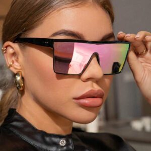 1 pièce Lunettes de soleil carrées en plastique décorées à la mode pour femmes, accessoires de plage, lunettes de soleil d'été, accessoires de voyage et de vacances, élégant pour les sorties en famille, les voyages, les vacances à la plage
