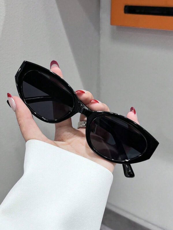 1 paire/3 paires de lunettes de soleil unisexes à monture en forme d'œil de chat noires, polyvalentes. Conviennent pour les festivals de musique électronique, les voyages, les vacances, le style sportif, la conduite, les festivals, la plage, avec protection UV. Idéales pour les sorties en famille, le golf, la randonnée, les accessoires d'été, les tenues élégantes, le style de rue, les sports, les fêtes, la pêche, les activités de plein air, les vacances, avec protection solaire. – Image 5