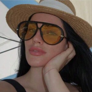 Nouvelles lunettes de mode vintage extra larges à double pont carrées, convenant aux hommes et aux femmes. Convient pour l'extérieur, les fêtes, le port quotidien décontracté. Accessoires de plage pour femmes, lunettes pour femmes, lunettes pour femmes, tenue d'automne/hiver, accessoires de plage, cadeau de base rétro Y2K pour la tenue décontractée au bureau