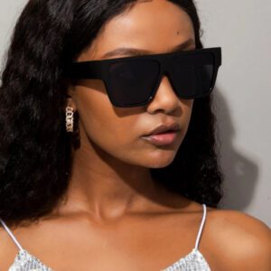 1 pièce Lunettes de soleil carrées surdimensionnées en plastique pour femmes avec larges branches, multi-couleurs, style européen et américain, accessoires d'extérieur, de rue, de vacances, de voyage et de plage. Convient pour les pulls, jeans, survêtements, sweats à capuche, vestes, robes et chemises à manches longues. Élégante et pour les sorties en famille, les voyages, les vacances et l'été à la plage.