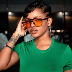 1 paire de lunettes de mode noires et oranges, convenant pour un usage extérieur, pour l'été, la plage, les vacances, les activités en extérieur et les voyages