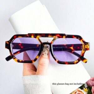 Nouvelle paire de lunettes de mode carrée haut de gamme pour femmes et hommes. Lunettes de mode avec des verres uniques rétro et océaniques. Convient pour le port quotidien, les accessoires de plage pour femmes, les pour l'été, la plage, les vacances, l'extérieur et les voyages. Monture oversize style bohème léopard écaille de tortue pour les vacances, la plage et les voyages.