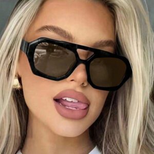 Nouveaux verres de mode carrés rétro à double lentille pour femmes et hommes, avec des lentilles océaniques, convenant pour le port quotidien. Accessoires de plage pour femmes, de base, tenues d'automne-hiver pour femmes, tenues d'affaires décontractées, cadeaux pour les vacances d'été à la plage, l'extérieur, les voyages