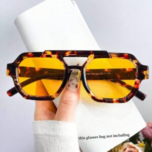 Nouveaux verres de mode carrés rétro à double lentille pour femmes et hommes, avec des lentilles océaniques, convenant pour le port quotidien. Accessoires de plage pour femmes, de base, tenues d'automne-hiver pour femmes, tenues d'affaires décontractées, cadeaux pour les vacances d'été à la plage, l'extérieur, les voyages