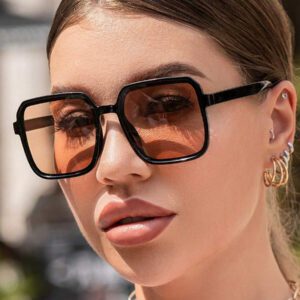 Lunettes de soleil vintage surdimensionnées à monture carrée en plastique pour femmes, style classique à la mode, accessoire de décoration pour la plage, les vacances et la protection solaire. Lunettes de soleil pour femmes, accessoires de plage, lunettes de soleil , tenue élégante, sorties en famille, voyages, vacances, été, plage, extérieur, voyage