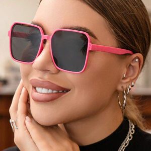 Lunettes de soleil vintage surdimensionnées à monture carrée en plastique pour femmes, style classique à la mode, accessoire de décoration pour la plage, les vacances et la protection solaire. Lunettes de soleil pour femmes, accessoires de plage, lunettes de soleil , tenue élégante, sorties en famille, voyages, vacances, été, plage, extérieur, voyage