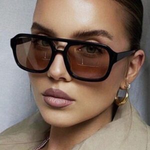 Lunettes de soleil mode avec cadre géométrique. Lunettes de soleil décontractées pour la plage. Accessoires de plage pour femmes. Lunettes de soleil de base convenant aux pulls, jeans, survêtements, sweats à capuche, vestes, robes et chemises manches longues. Élégant pour les sorties familiales, les voyages, les vacances d'été à la plage, les activités en extérieur.