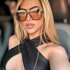 1 pièce Lunettes de mode à monture carrée mi-cadre. Accessoires polyvalents vintage pour les sorties à la plage, les vacances d'été, Halloween, les tenues décontractées d'automne/hiver, les affaires casual. Un cadeau idéal pour les vacances d'été à la plage, les sorties en plein air et les voyages. Monture oversize style vintage pour aviateur