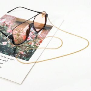 1 pièce Lunettes de mode à monture carrée mi-cadre. Accessoires polyvalents vintage pour les sorties à la plage, les vacances d'été, Halloween, les tenues décontractées d'automne/hiver, les affaires casual. Un cadeau idéal pour les vacances d'été à la plage, les sorties en plein air et les voyages. Monture oversize style vintage pour aviateur