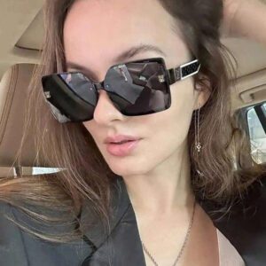 1 pièce Lunettes de mode à monture carrée, & lunettes de mode polyvalentes et haut de gamme pour femmes avec design de lettres, style élégant à monture carrée surdimensionnée