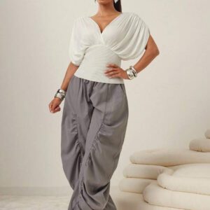 Vixey Top au décolleté plongeant drapé, plissé, à manches ouvertes, en côtes. Tenue décontractée chic pour femmes. Tenues de bureau pour femmes. Vêtements de travail pour femmes