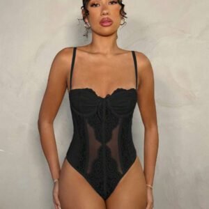 SHEIN BAE Tenue de fête de jardin élégante pour femme au printemps : Camisole brassière bustier avec empiècement en dentelle blanche romantique, bretelles amovibles, convient pour les rendez-vous, les brunchs entre amis, les sorties de début de printemps, les événements festifs