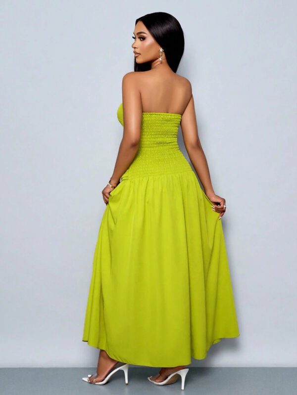 SOLERSUN Women's Spring/Summer Solid Color Beach Vacation Twist Front Ruched Tube Long Dress – Image 3