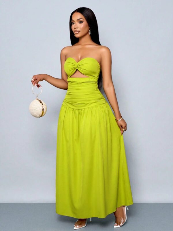 SOLERSUN Women's Spring/Summer Solid Color Beach Vacation Twist Front Ruched Tube Long Dress – Image 5
