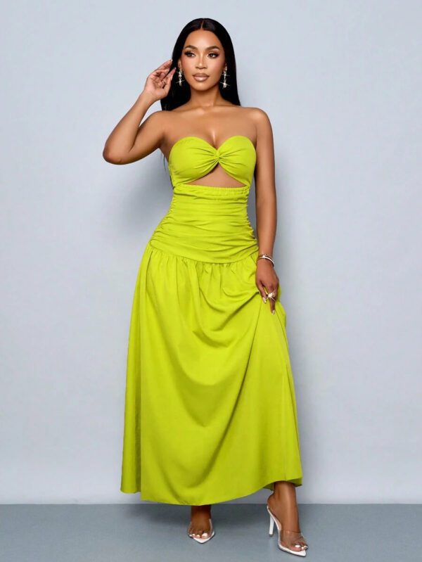 SOLERSUN Women's Spring/Summer Solid Color Beach Vacation Twist Front Ruched Tube Long Dress – Image 7