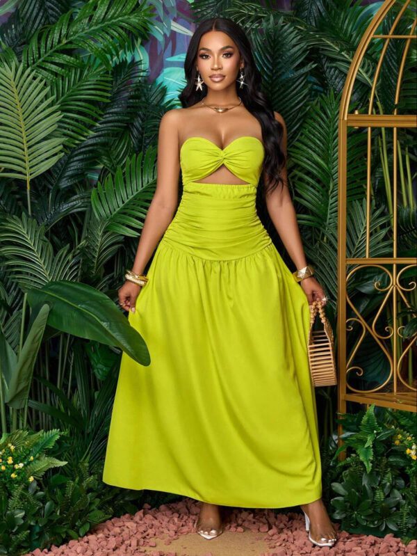 SOLERSUN Women's Spring/Summer Solid Color Beach Vacation Twist Front Ruched Tube Long Dress – Image 8