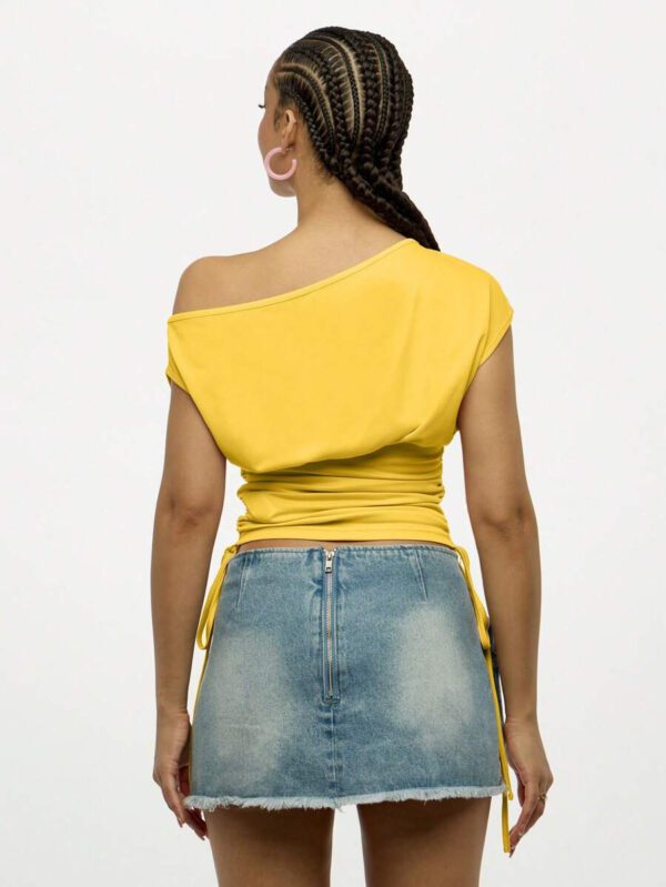 SUMWON WOMEN Off Shoulder Ruched Crop Top Geometric Print Side Drawstring Design Fall Spring Casual Y2K Street Style Festival Concert Dance Club Party Wear Off The Shoulder Top – Image 17