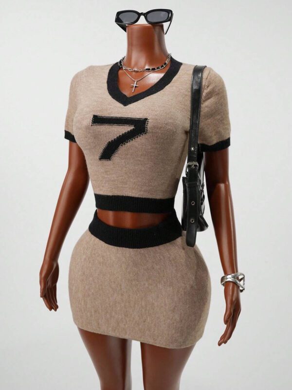 BamGleam Ensemble de pull pour femmes avec motif chiffre 7, Top court à manches courtes col V, style sport chic décontracté – Image 2