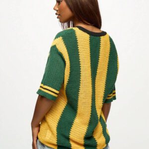 SUMWON WOMEN Maillot de style universitaire en tricot crocheté à col en V de l'équipe nationale du Brésil. Maillot de supporter de football à manches courtes avec numéro 00 et drapeau brodé. Taille oversize pour l'automne et l'hiver.
