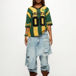 SUMWON WOMEN Maillot de style universitaire en tricot crocheté à col en V de l'équipe nationale du Brésil. Maillot de supporter de football à manches courtes avec numéro 00 et drapeau brodé. Taille oversize pour l'automne et l'hiver.