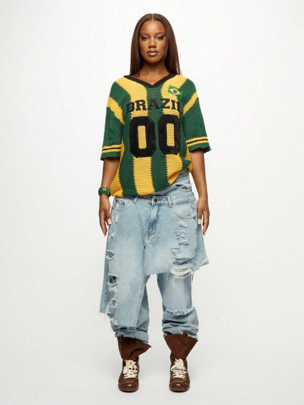 SUMWON WOMEN Maillot de style universitaire en tricot crocheté à col en V de l'équipe nationale du Brésil. Maillot de supporter de football à manches courtes avec numéro 00 et drapeau brodé. Taille oversize pour l'automne et l'hiver. – Image 5