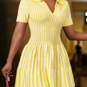 Slaydiva Nouvelle arrivée d'été 2025 Robe courte tricoté à col polo rayé élégante pour soirée et usage décontracté