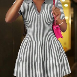 Slaydiva Nouvelle arrivée d'été 2025 Robe courte tricoté à col polo rayé élégante pour soirée et usage décontracté