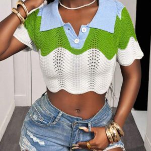 BamGleam Pull court rayé avec garniture de coquille bicolore et col