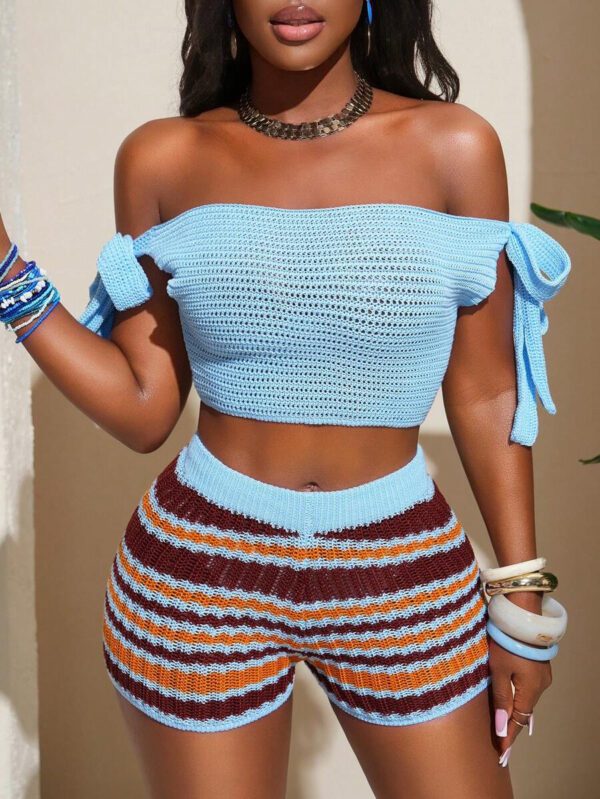 Slaydiva Ensemble 2 pièces d'été pour femmes 2025, comprenant un débardeur court bleu à épaules dénudées avec nœud papillon et des shorts en laine rayés marron, orange et blanc. Tenue de plage décontractée, idéale pour les vacances, les sorties quotidiennes ou les fêtes. – Image 2
