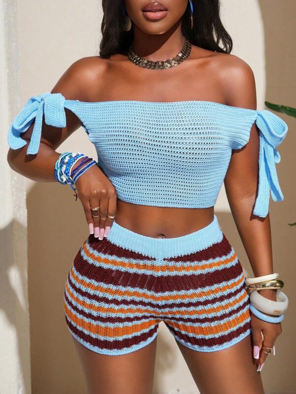 Slaydiva Ensemble 2 pièces d'été pour femmes 2025, comprenant un débardeur court bleu à épaules dénudées avec nœud papillon et des shorts en laine rayés marron, orange et blanc. Tenue de plage décontractée, idéale pour les vacances, les sorties quotidiennes ou les fêtes. – Image 4