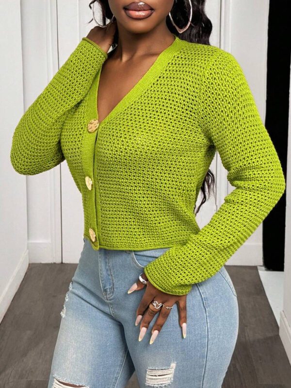 BamGleam Nouveau cardigan vert ajouré avec boutons surdimensionnés en métal, veste en tricot décontracté sexy et simple à manches longues et col en V – Image 5