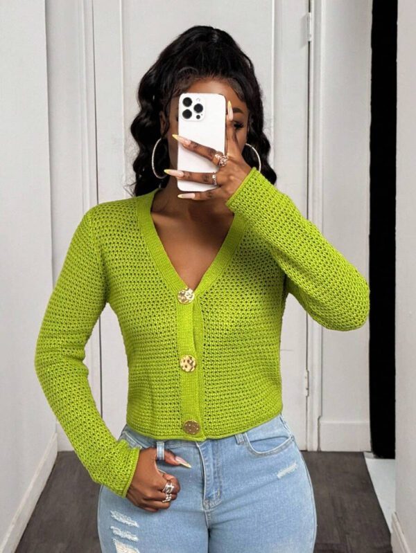 BamGleam Nouveau cardigan vert ajouré avec boutons surdimensionnés en métal, veste en tricot décontracté sexy et simple à manches longues et col en V – Image 7