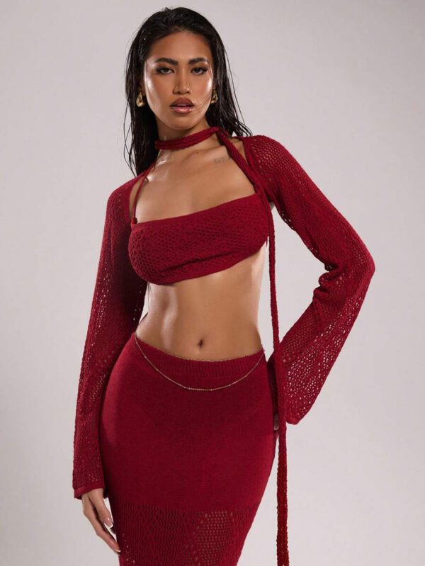 SHEIN BAE Ensemble de 2 pièces pour femmes, top court tricoté à col ras-du-cou et gilet sans manches évidé de couleur unie. Tenues d'été pour femmes, tenues de vacances, tenues de plage. Ensembles de 2 pièces, pulls corset pour femmes, hauts de sortie, cache-maillots pour maillots de bain – Image 2