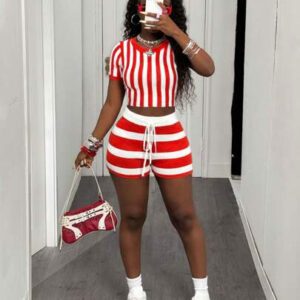 Slaydiva 2 pièces/Set Femmes Top à manches courtes avec imprimé graphique rayé rouge et blanc col rond et short avec nœud