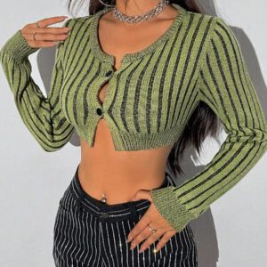 SHEIN Unity Ensemble Short À Rayures Verticales Et Cardigan Boutonné À La Mode Pour Femmes