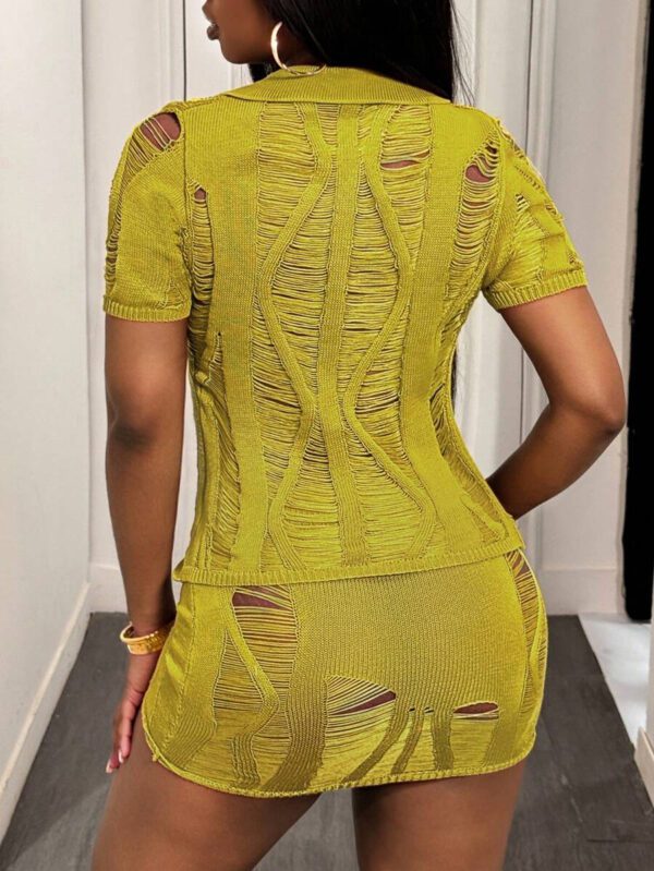 Slaydiva Ensemble 2 pièces pour femme, pull et mini-jupe moulante en crochet vert texturé ajouré. mode estivale 2025 pour festival de musique, Pâques, vacances, croisière, plage. Style décontracté avec col polo et manches courtes – Image 5