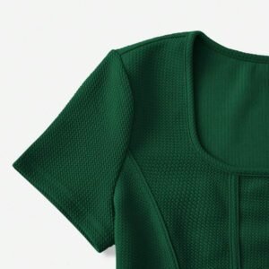SHEIN EZwear T-shirt D'été Blanc À Encolure Carrée Et Couture Avant