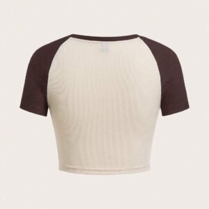 SHEIN EZwear T-shirt court avec manches raglan à bloc de couleurs, papillon et monogramme TUNNEL DE RÊVE CHAQUE JOUR EST UN TRÉSOR TOUJOURS DE BONNE HUMEUR