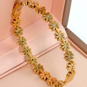 Bracelet à la mode en acier inoxydable avec marguerite et zircone, idéal pour les fêtes de femmes, à porter au quotidien, design floral classique, bijoux de poignet, cadeau