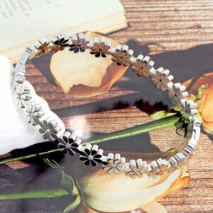 Bracelet à la mode en acier inoxydable avec marguerite et zircone, idéal pour les fêtes de femmes, à porter au quotidien, design floral classique, bijoux de poignet, cadeau