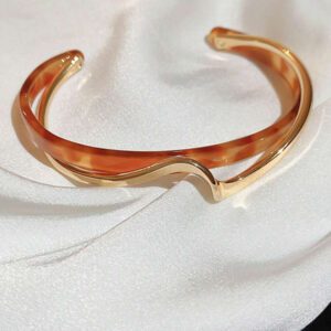 1 pièce Bracelet à vague de mode pour femmes, en acier inoxydable et résine, cadeau pour anniversaire, fête ou porter pendant les vacances