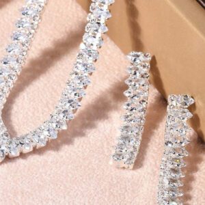 CORUIXI 4pcs Fashionable Gold V-Shaped Jewelry Set For Women, Includes Zirconia Necklace, Earrings, Bracelet, Ring, Diamond Accessories Suitable For Daily Wear