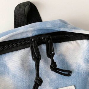 Sac à dos tie-dye polyvalent avec grande capacité, décoration de chaîne et poches multiples, convient pour l'école, le campus, les voyages et les vacances