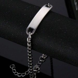 [Bracelet personnalisé] Bracelet classique rétro en acier inoxydable avec chaîne et forme arquée, bracelet gravé de nom personnalisable, bracelet réglable avec nom personnalisé, bijoux de mariage, anniversaire, cadeau de la Saint-Valentin (Pour lui), cadeau idéal (Pour elle, petit ami, petite amie, papa, famille, amis, fils, maman, fille, grands-parents), convient pour l'anniversaire, le mariage, le port quotidien, la cérémonie de remise des diplômes, le bal, la fête.
