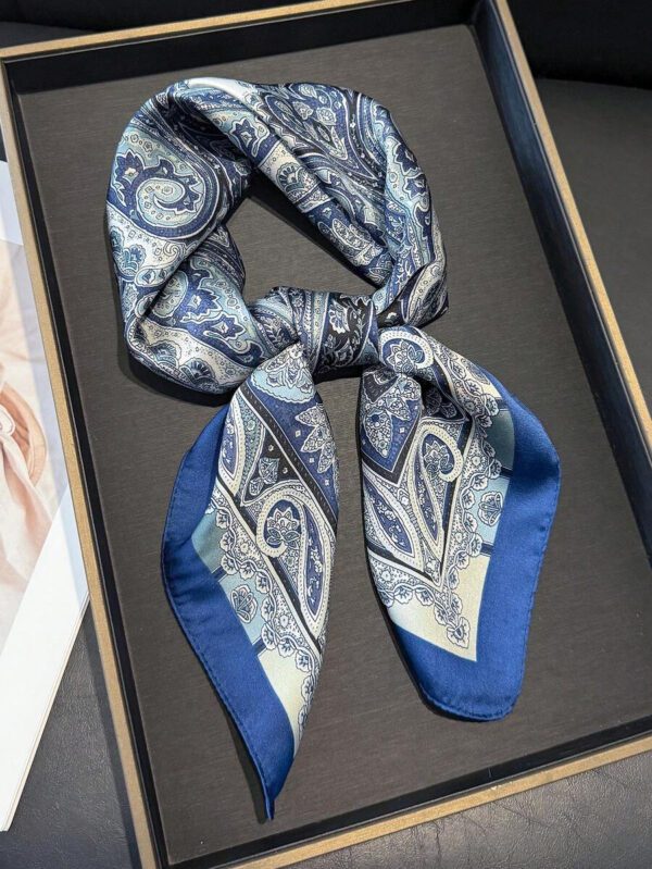 1 pièce Bandana floral imprimé carré en imitation soie 70 pour femme, écharpe carrée, écharpe pour la protection du cou, utilisable au quotidien – Image 10